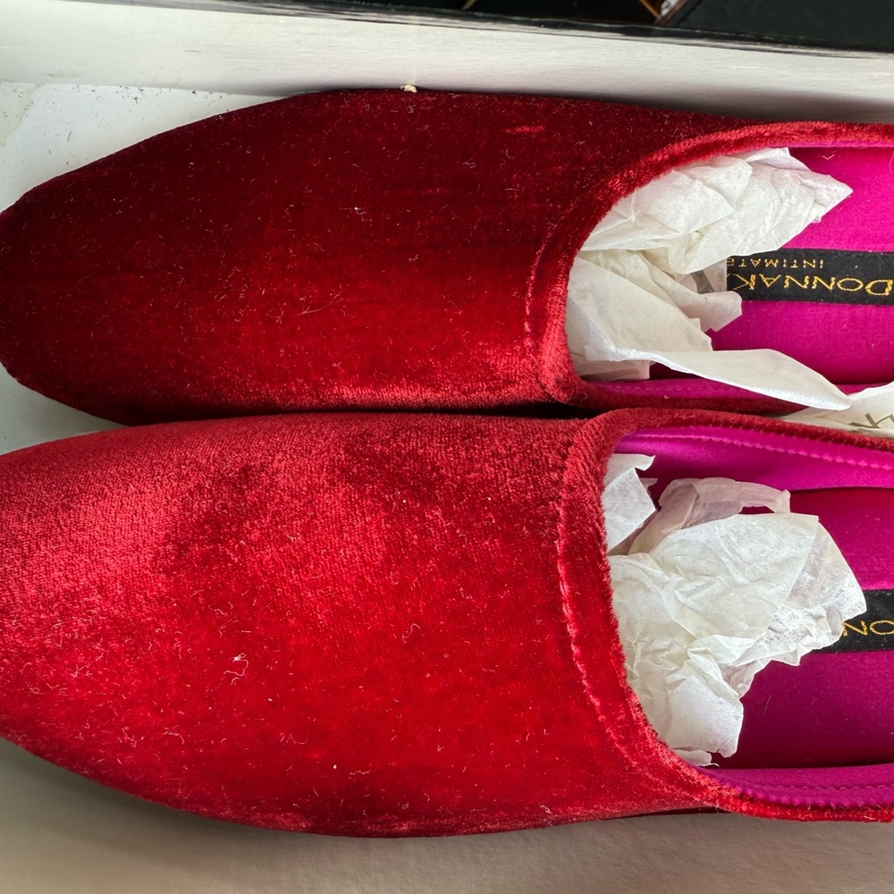 Donna Karan Women’s slippers
